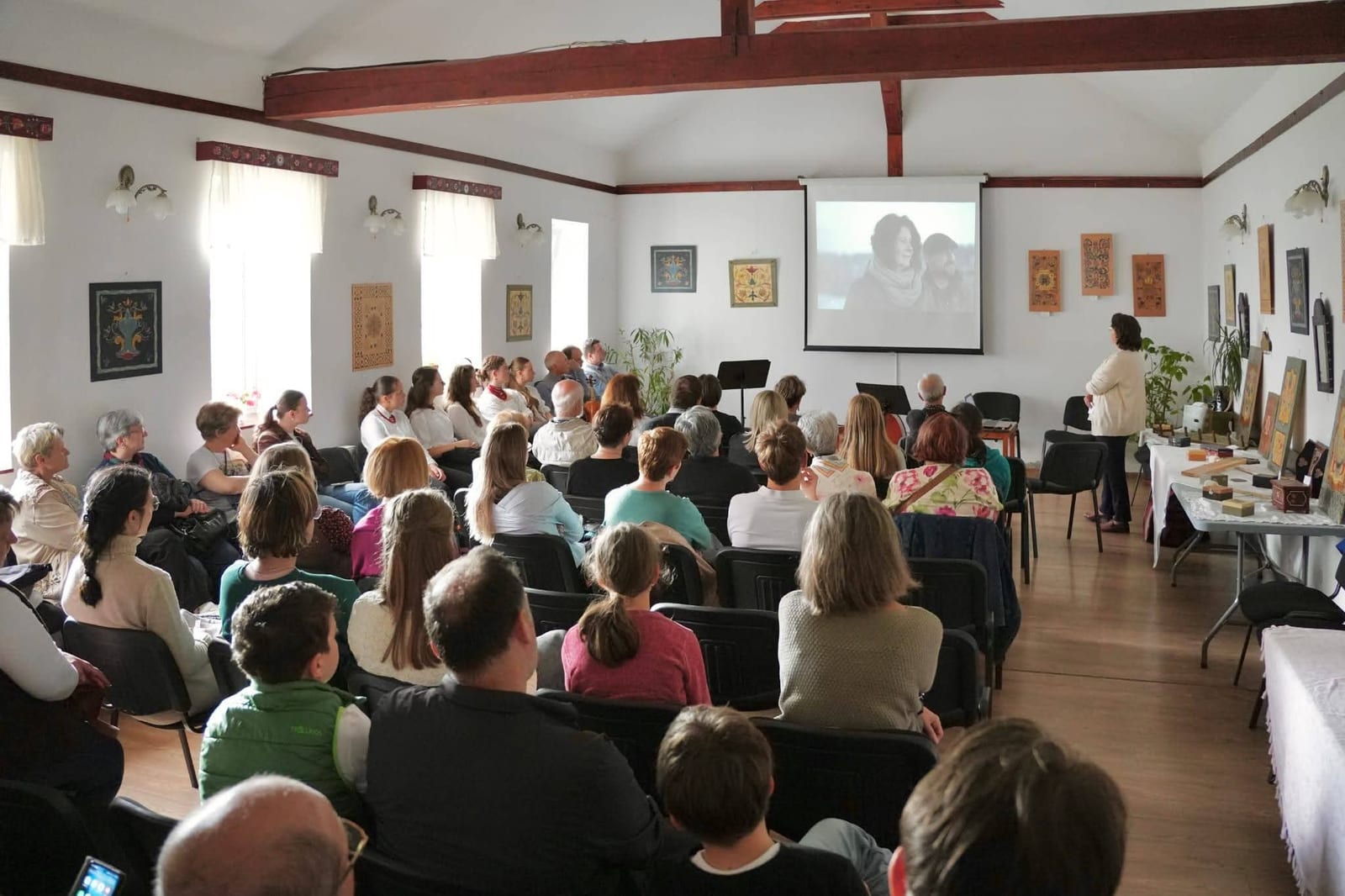 Bútorfestő szakkör · Négyfalu · Románia
