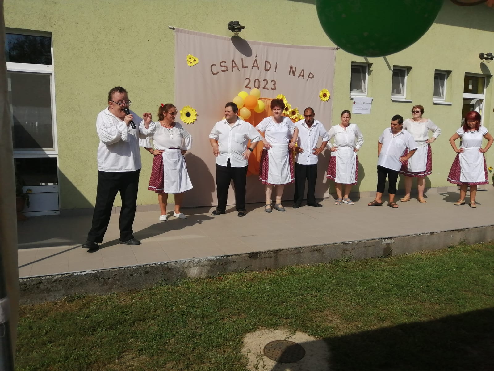 Nyárzáró rendezvényen Sóstón · Záhony