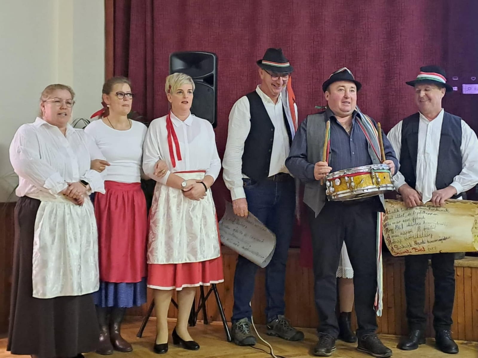 Közösségi mese · Püski