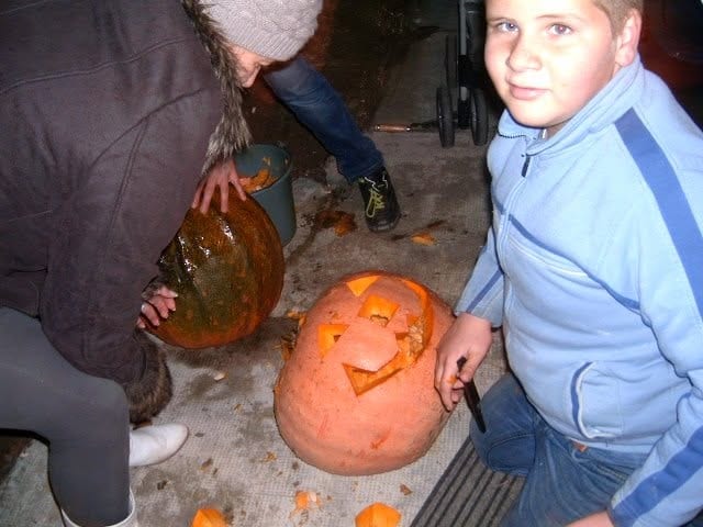Halloweeni tökfaragás · Csikéria