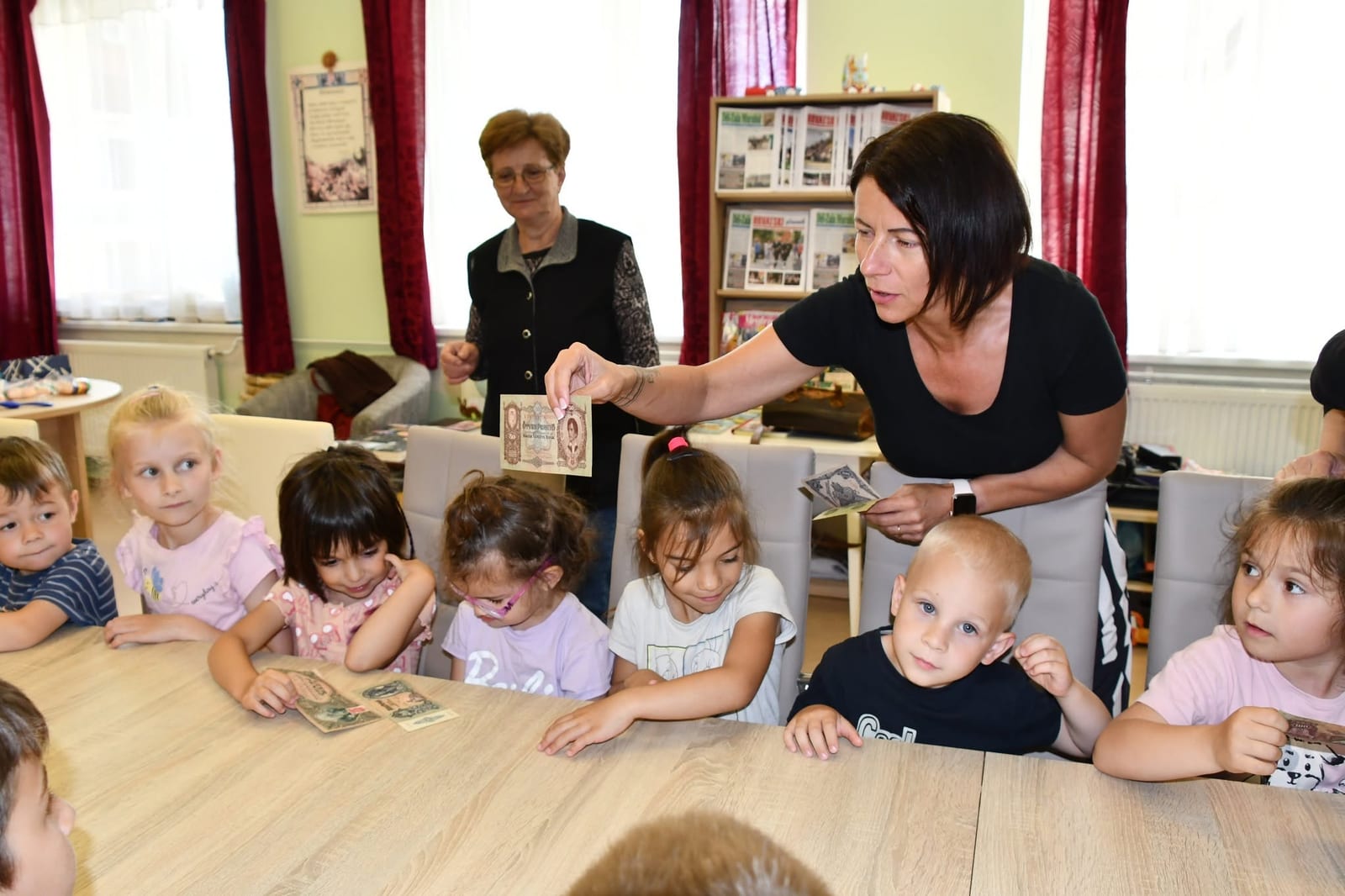 Ismerkedés a pengővel - Gyemeknap Fityeházán · Fityeház