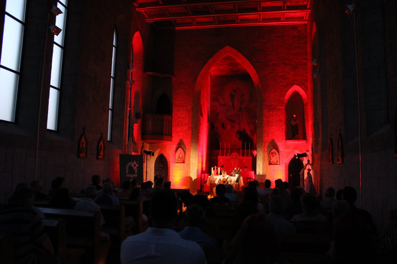 Gyertyafényes koncert Kisnémedin · Kisnémedi