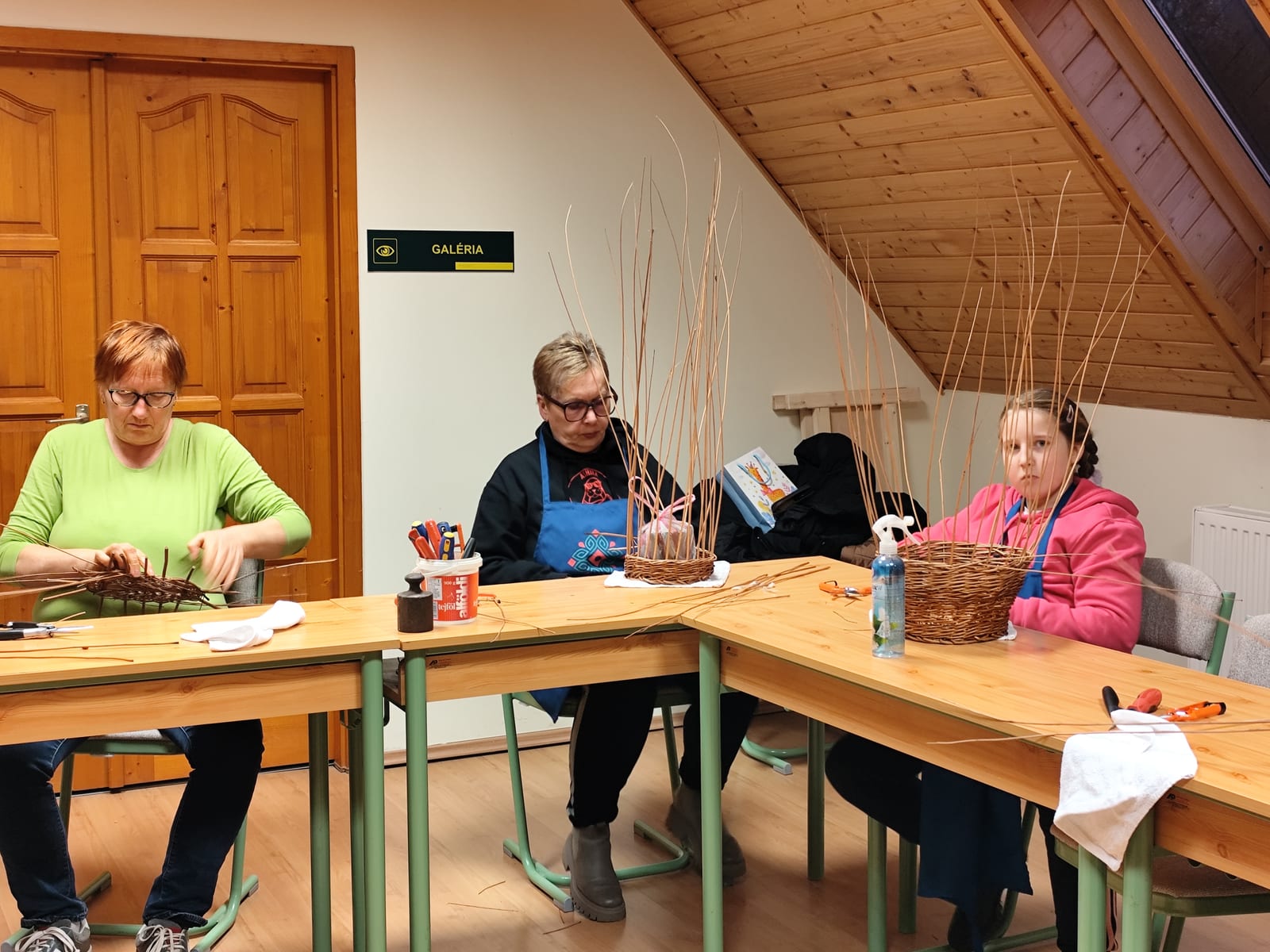 Vesszőfonás szakkör Gutorföldén · Gutorfölde