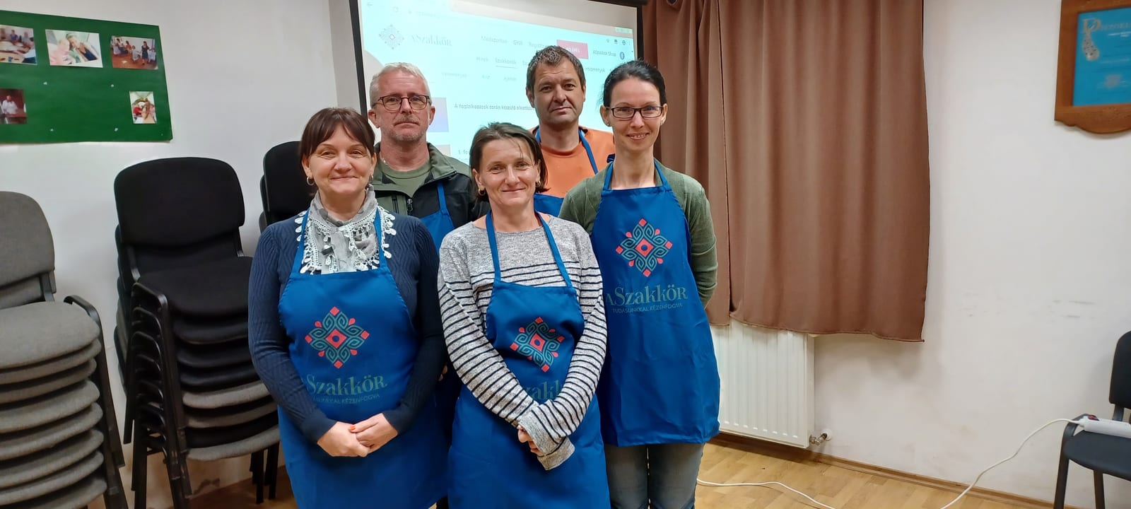 Bútorfestés szakkör Öskün · Öskü