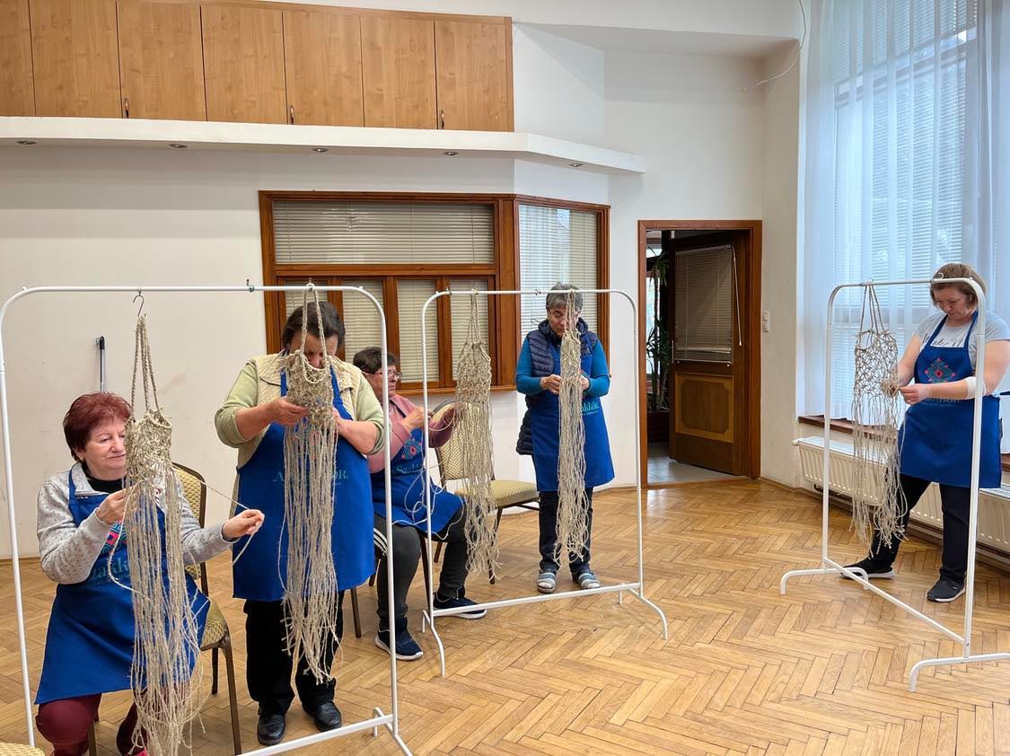 Zsombói Makramé Szakkör · Zsombó