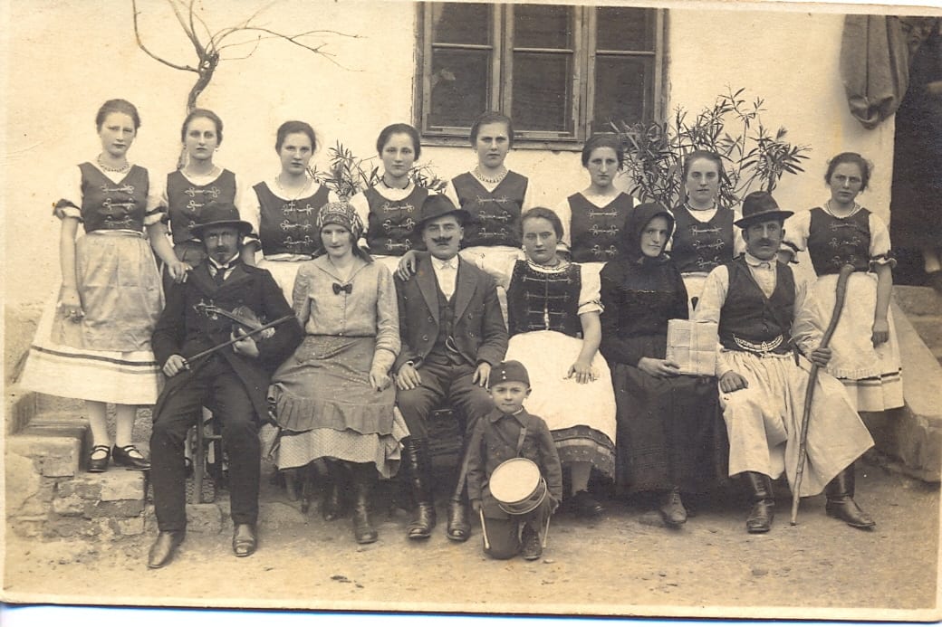 Szentgyörgyváriak ünneplőben (1927.) · Szentgyörgyvár
